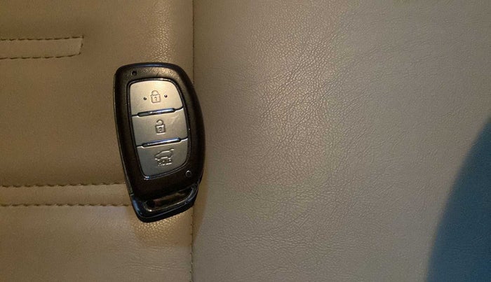 2016 Hyundai Creta SX PLUS AT 1.6 DIESEL, Diesel, Automatic, 40,886 km, Key Close Up