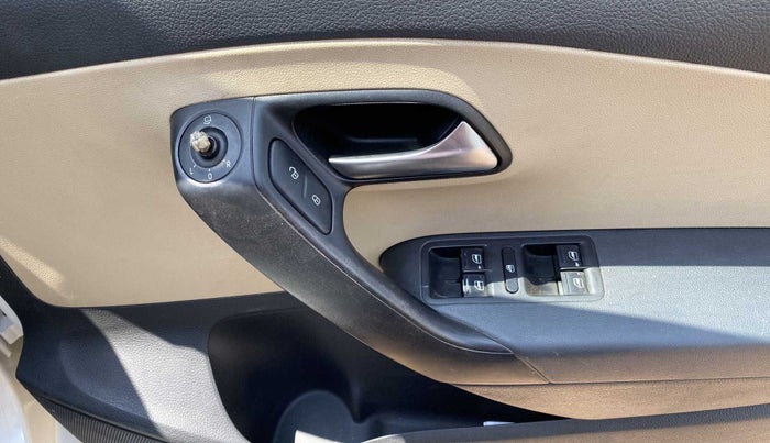 2017 Volkswagen Ameo HIGHLINE1.2L PLUS 16 ALLOY, Petrol, Manual, 65,814 km, Driver Side Door Panels Control