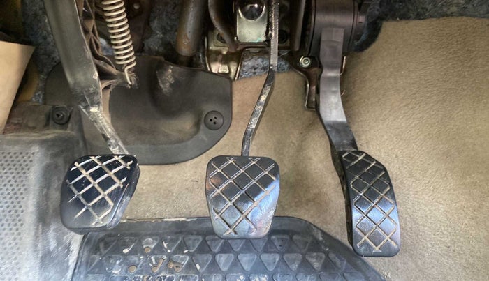 2017 Volkswagen Ameo HIGHLINE1.2L PLUS 16 ALLOY, Petrol, Manual, 65,814 km, Pedals