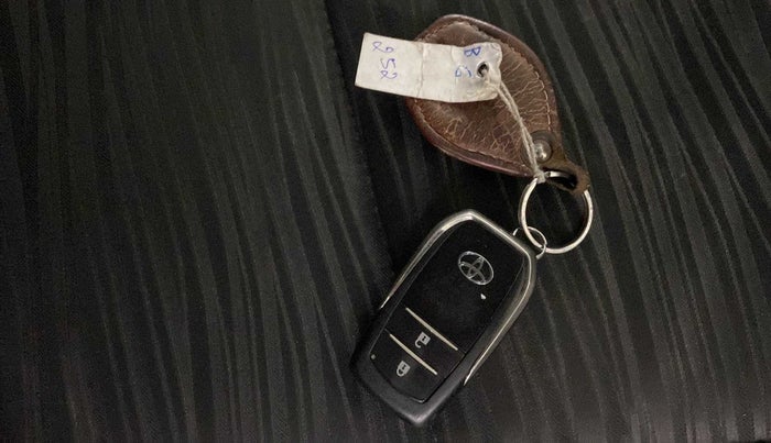 2018 Toyota Innova Crysta 2.4 VX 7 STR, Diesel, Manual, 64,856 km, Key Close Up