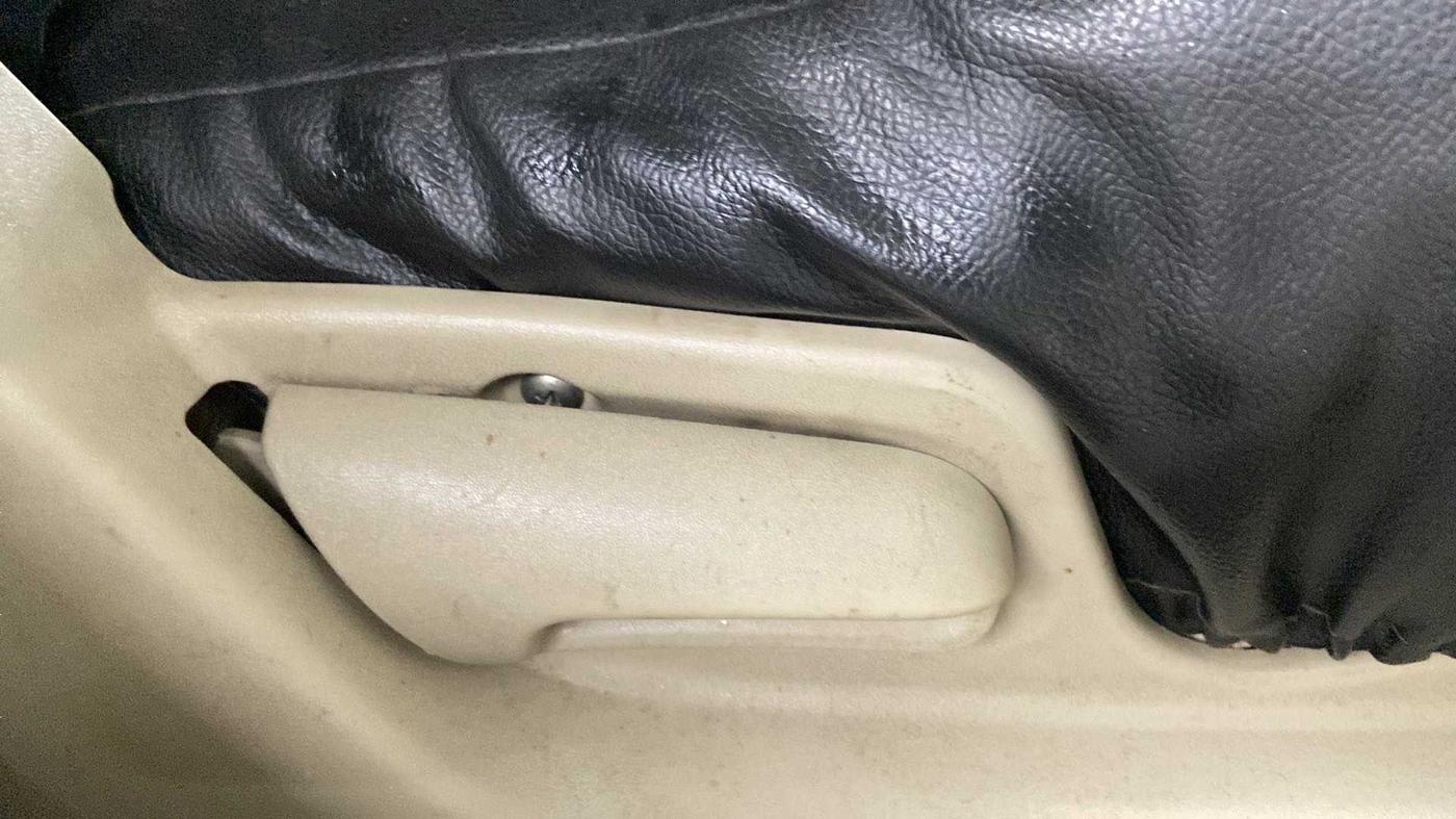 2014 Maruti Swift Dzire VDI, Diesel, Manual, 1,07,648 km, Driver Side Adjustment Panel