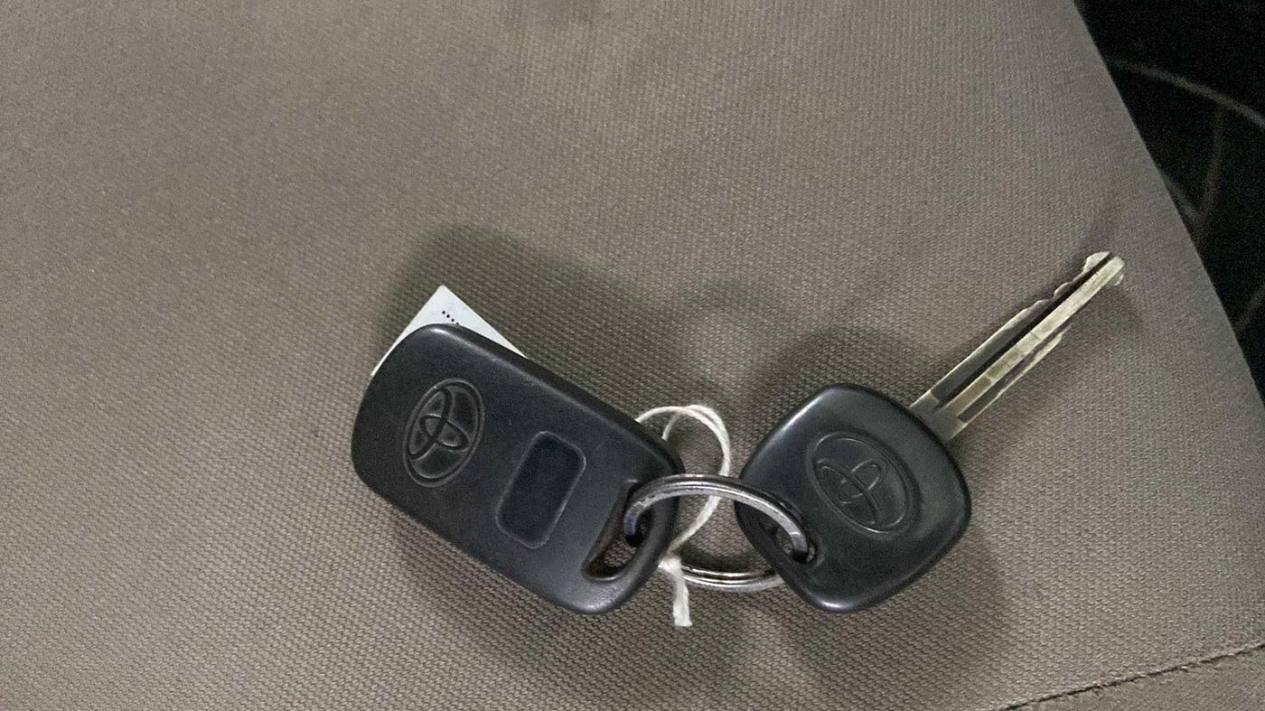 2011 Toyota Etios V, Petrol, Manual, 69,079 km, Key Close Up