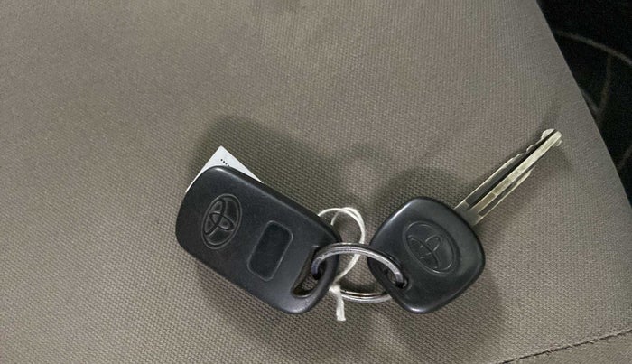 2011 Toyota Etios V, Petrol, Manual, 69,079 km, Key Close Up