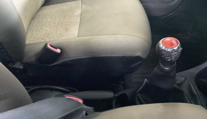 2011 Toyota Etios V, Petrol, Manual, 69,079 km, Gear Lever