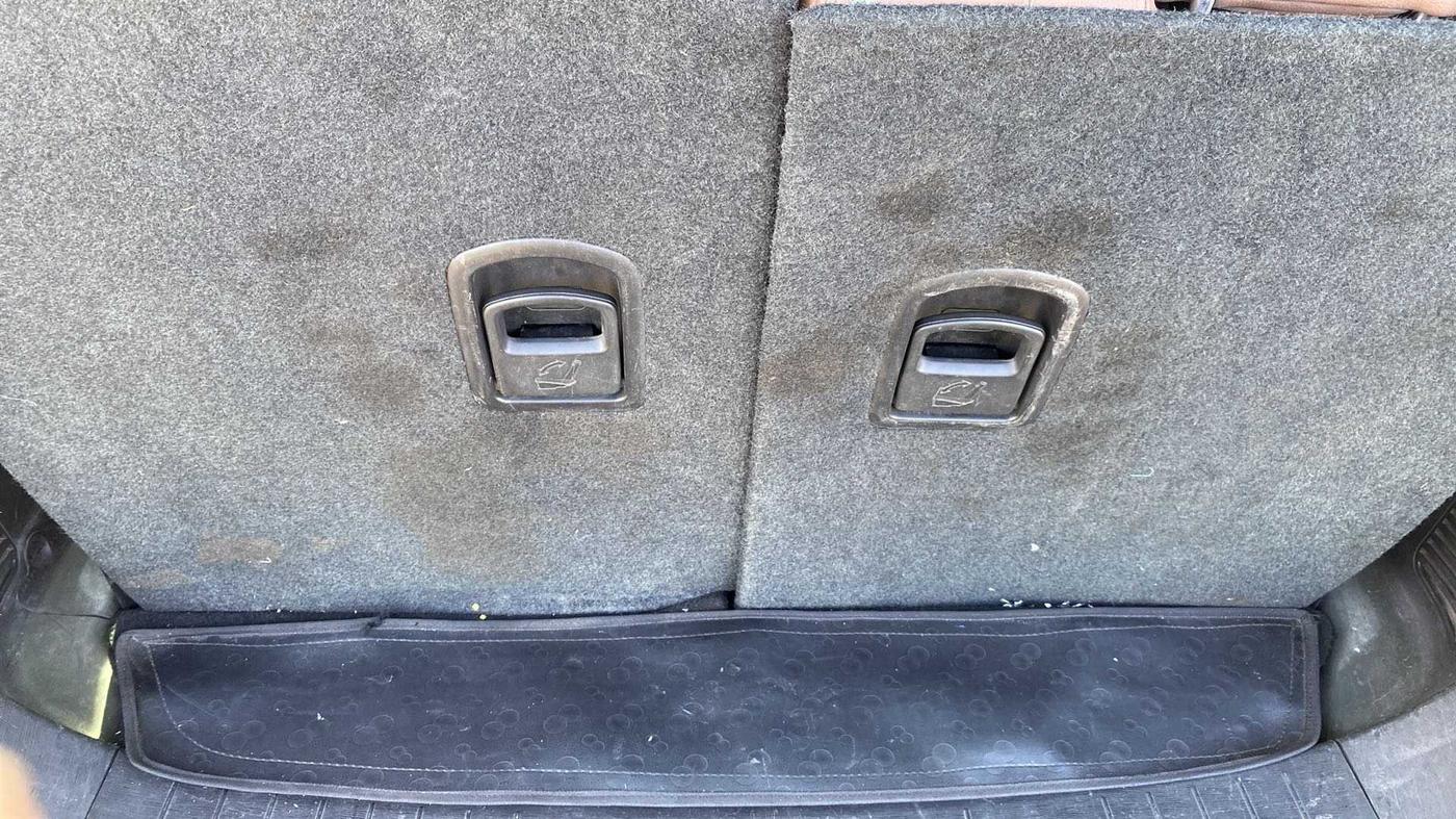 2018 Mahindra XUV500 W5, Diesel, Manual, 96,910 km, Boot Inside