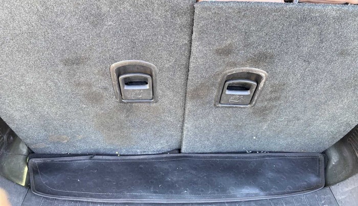 2018 Mahindra XUV500 W5, Diesel, Manual, 96,910 km, Boot Inside