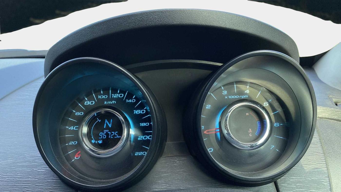 2018 Mahindra XUV500 W5, Diesel, Manual, 96,910 km, Odometer Image