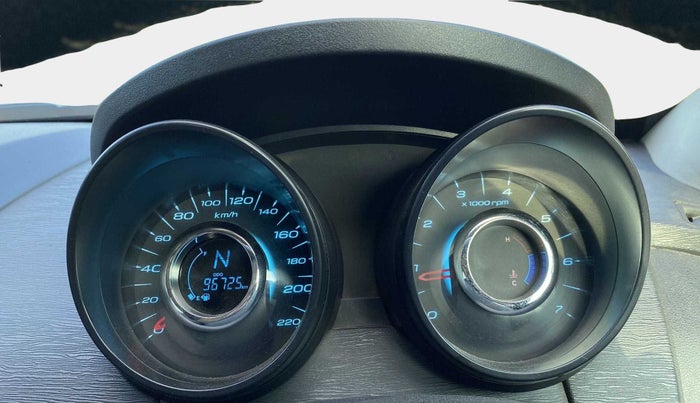2018 Mahindra XUV500 W5, Diesel, Manual, 96,910 km, Odometer Image