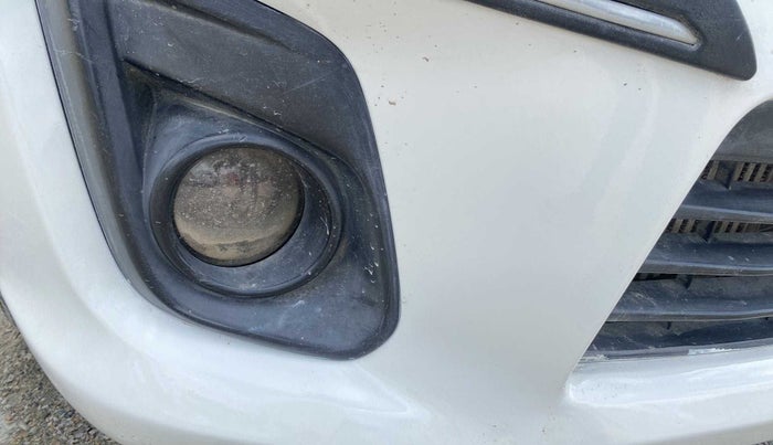 2012 Maruti Ertiga ZDI, Diesel, Manual, 64,394 km, Right fog light - Not working