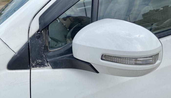 2012 Maruti Ertiga ZDI, Diesel, Manual, 64,394 km, Left rear-view mirror - Mirror movement not proper