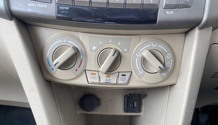 2012 Maruti Ertiga ZDI, Diesel, Manual, 64,394 km, AC Unit - Minor issues in the main switch
