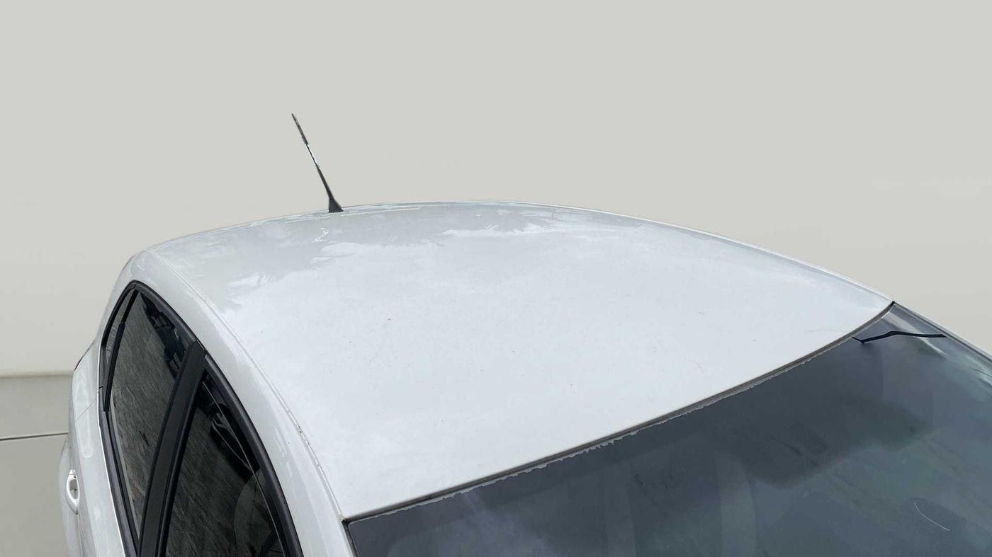 2011 Volkswagen Polo HIGHLINE1.2L, Petrol, Manual, 19,224 km, Roof