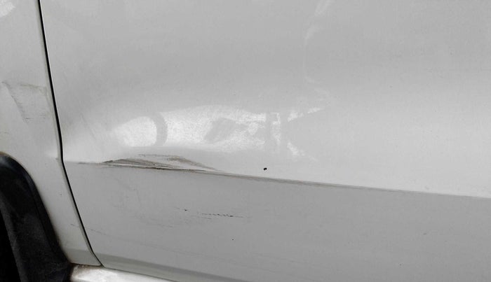 2011 Volkswagen Polo HIGHLINE1.2L, Petrol, Manual, 19,224 km, Front passenger door - Paint has faded