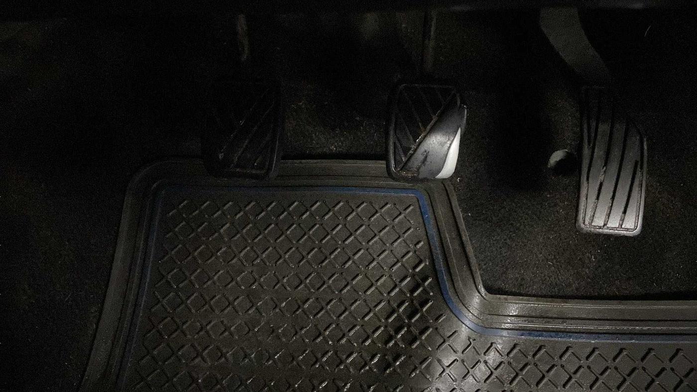 2014 Maruti Swift VDI, Diesel, Manual, 68,884 km, Pedals
