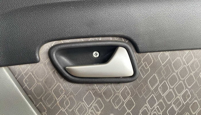 2017 Maruti Alto 800 VXI, Petrol, Manual, 33,361 km, Driver Side Door Panels Control