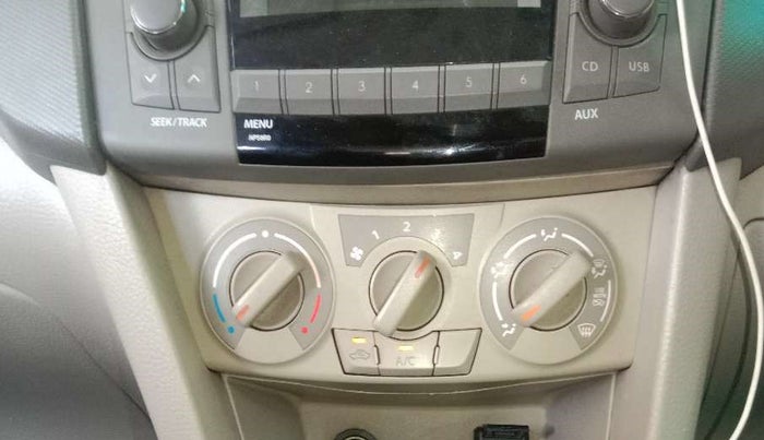 2016 Maruti Ertiga VDI SHVS, Diesel, Manual, 94,621 km, AC Unit - Minor issue in the heater switch