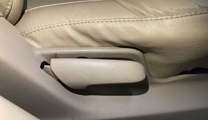 2016 Maruti Ertiga VDI SHVS, Diesel, Manual, 94,621 km, Driver Side Adjustment Panel