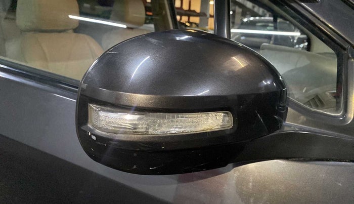 2016 Maruti Ertiga VDI SHVS, Diesel, Manual, 94,621 km, Right rear-view mirror - Indicator light has minor damage