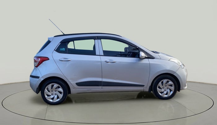 2017 Hyundai Grand i10 SPORTZ (O) 1.2 KAPPA VTVT, Petrol, Manual, 26,121 km, Right Side View