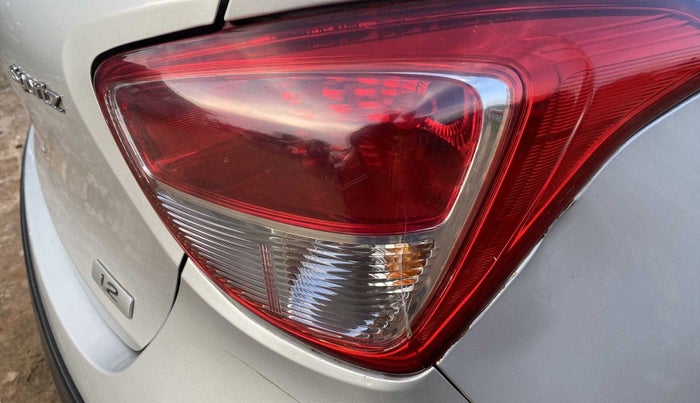 2017 Hyundai Grand i10 SPORTZ (O) 1.2 KAPPA VTVT, Petrol, Manual, 26,121 km, Right tail light - Minor damage