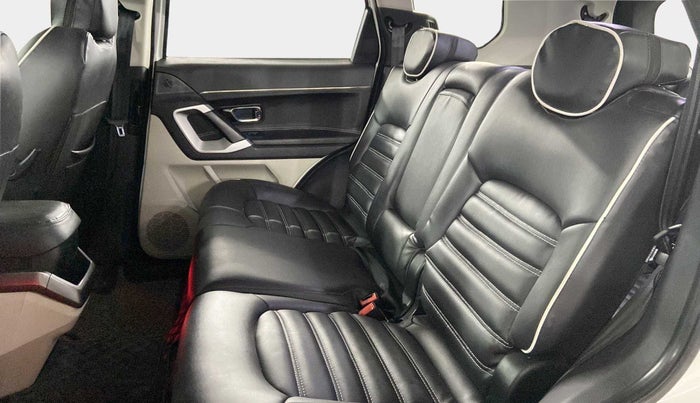 2022 Tata Safari XT PLUS, Diesel, Manual, 17,708 km, Right Side Rear Door Cabin