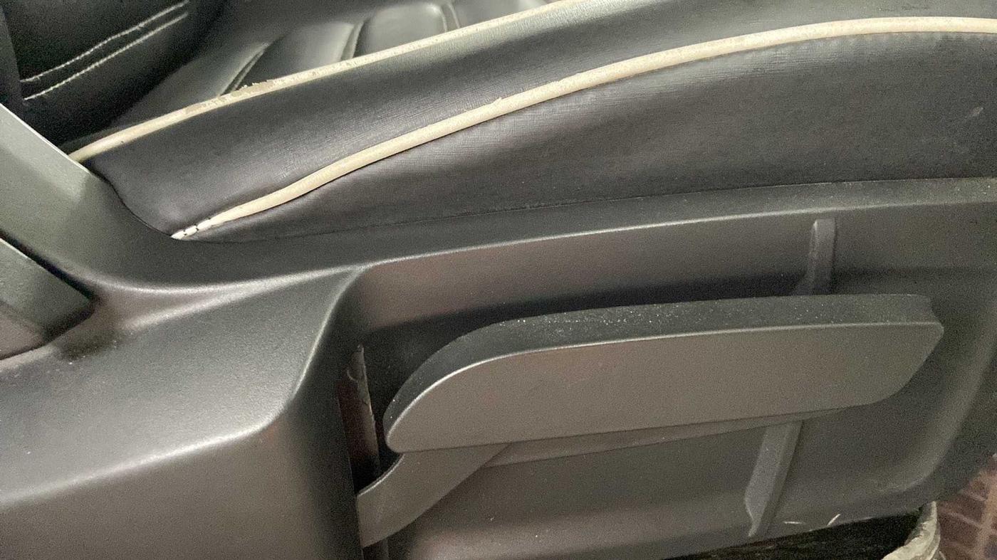 2022 Tata Safari XT PLUS, Diesel, Manual, 17,708 km, Driver Side Adjustment Panel