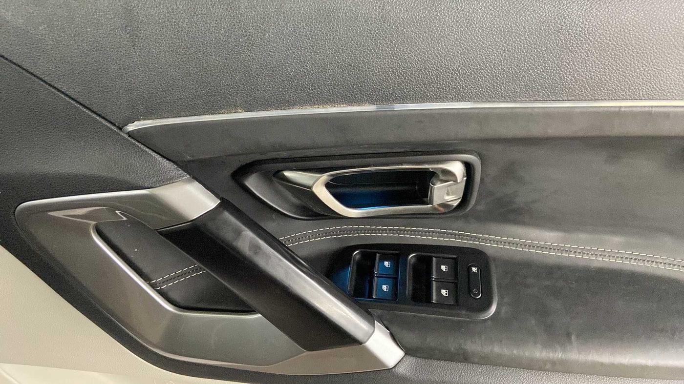 2022 Tata Safari XT PLUS, Diesel, Manual, 17,708 km, Driver Side Door Panels Control