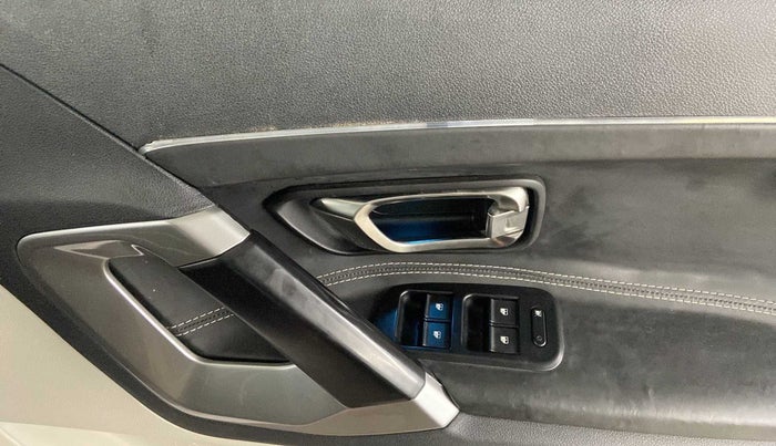 2022 Tata Safari XT PLUS, Diesel, Manual, 17,708 km, Driver Side Door Panels Control