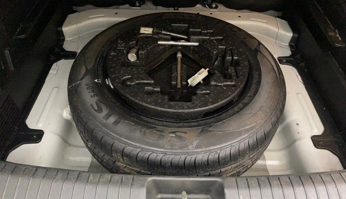 2017 Hyundai Creta SX PLUS 1.6 PETROL, Petrol, Manual, 81,394 km, Dicky (Boot door) - Tool missing