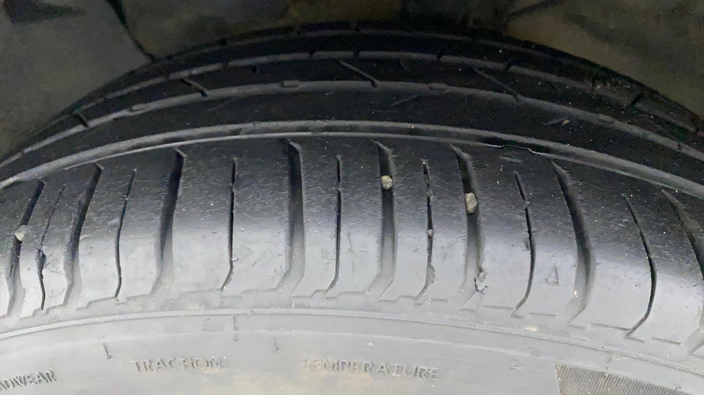 2017 Hyundai Creta SX PLUS 1.6 PETROL, Petrol, Manual, 81,394 km, Left Front Tyre Tread