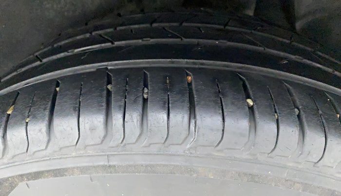 2017 Hyundai Creta SX PLUS 1.6 PETROL, Petrol, Manual, 81,394 km, Left Rear Tyre Tread