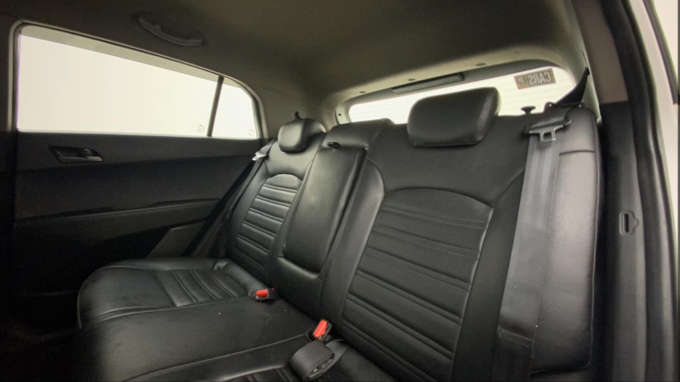 2017 Hyundai Creta SX PLUS 1.6 PETROL, Petrol, Manual, 81,394 km, Right Side Rear Door Cabin
