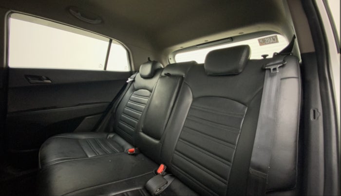 2017 Hyundai Creta SX PLUS 1.6 PETROL, Petrol, Manual, 81,394 km, Right Side Rear Door Cabin