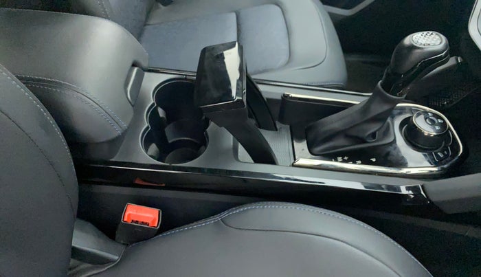 2021 Tata Harrier XZA PLUS 2.0L DARK EDITION, Diesel, Automatic, 13,330 km, Gear Lever