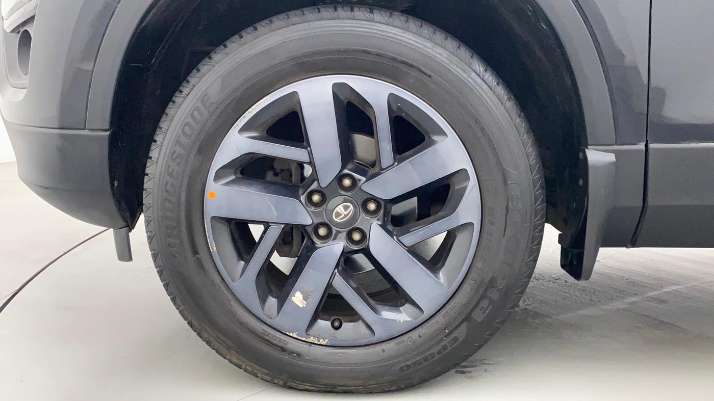 2021 Tata Harrier XZA PLUS 2.0L DARK EDITION, Diesel, Automatic, 13,330 km, Left Front Wheel