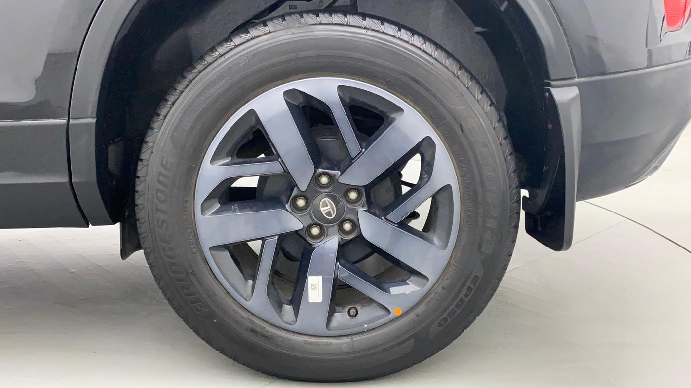 2021 Tata Harrier XZA PLUS 2.0L DARK EDITION, Diesel, Automatic, 13,330 km, Left Rear Wheel