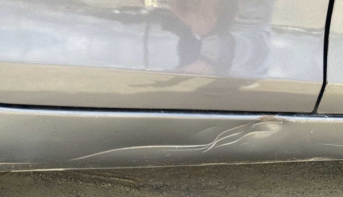 2015 Maruti Swift VDI ABS, Diesel, Manual, 81,040 km, Right running board - Slightly dented