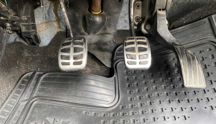 2015 Maruti Swift VDI ABS, Diesel, Manual, 81,040 km, Pedals