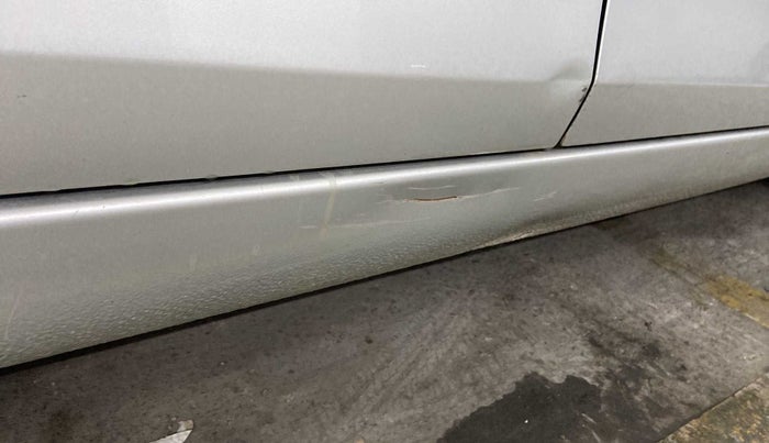 2016 Maruti Swift Dzire VDI ABS, Diesel, Manual, 66,181 km, Right running board - Slightly dented