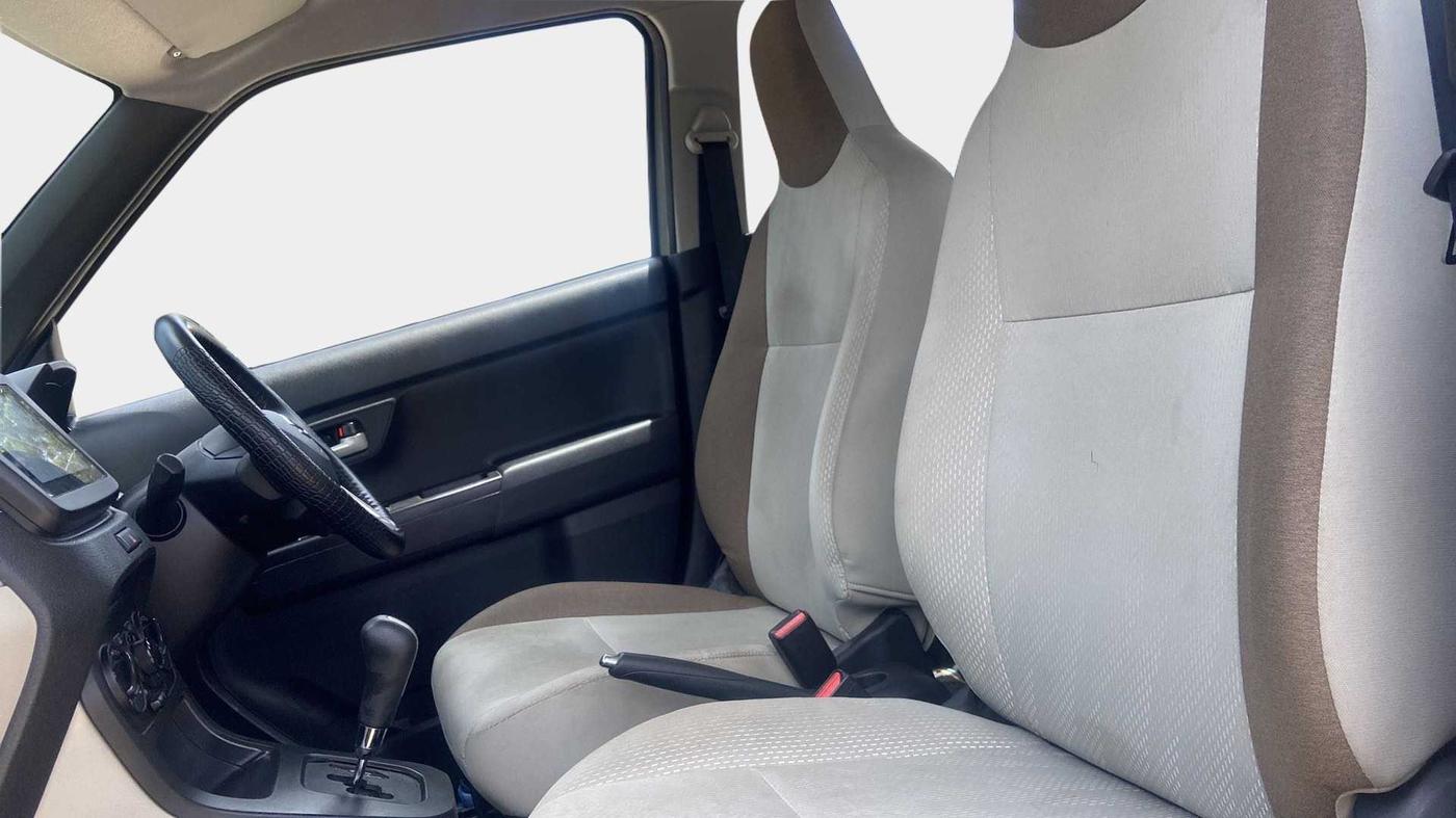2021 Maruti New Wagon-R ZXI 1.2 AMT, Petrol, Automatic, 61,978 km, Right Side Front Door Cabin