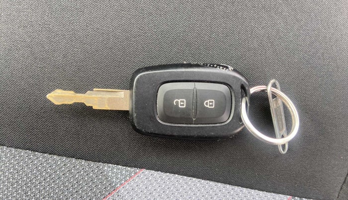2020 Renault Kwid RXT 1.0 AMT (O), Petrol, Automatic, 36,462 km, Key Close Up