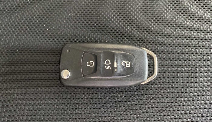 2018 Tata NEXON XMA PETROL, Petrol, Automatic, 62,215 km, Key Close Up
