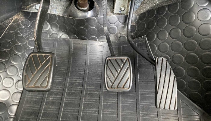 2013 Maruti Wagon R 1.0 VXI, Petrol, Manual, 54,885 km, Pedals