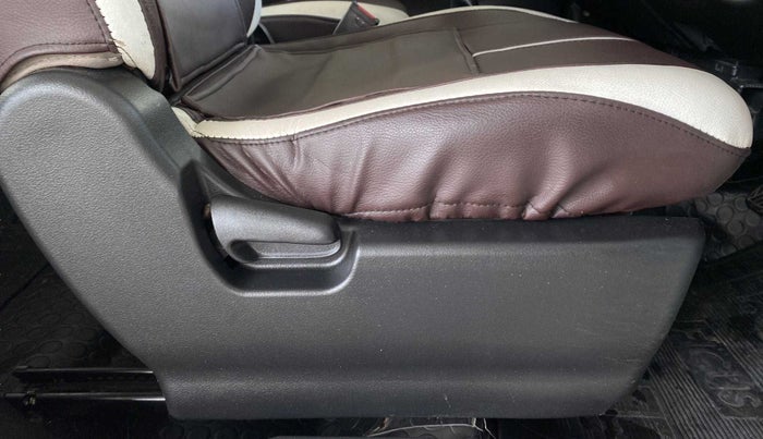 2013 Maruti Wagon R 1.0 VXI, Petrol, Manual, 54,885 km, Driver Side Adjustment Panel