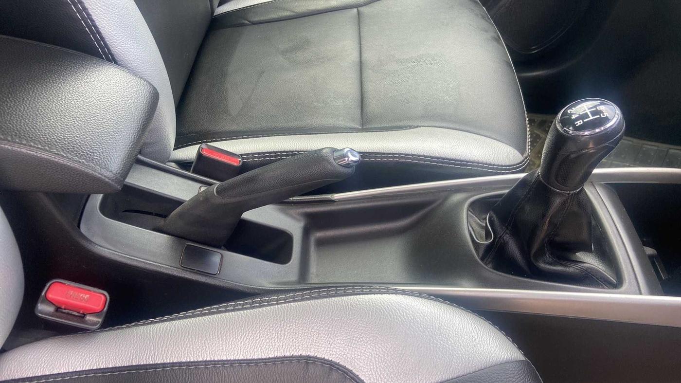 2016 Maruti Baleno ZETA PETROL 1.2, Petrol, Manual, 60,614 km, Gear Lever