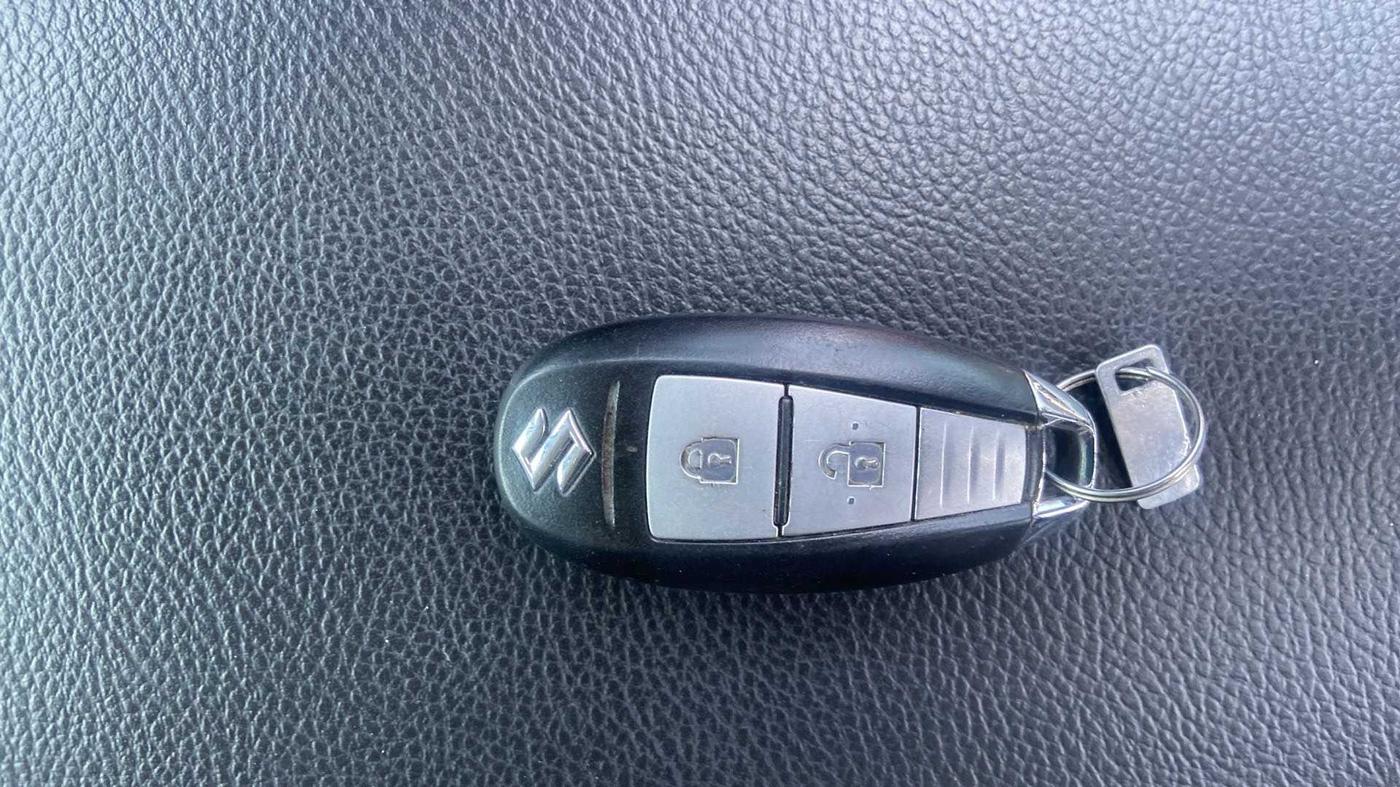 2016 Maruti Baleno ZETA PETROL 1.2, Petrol, Manual, 60,614 km, Key Close Up