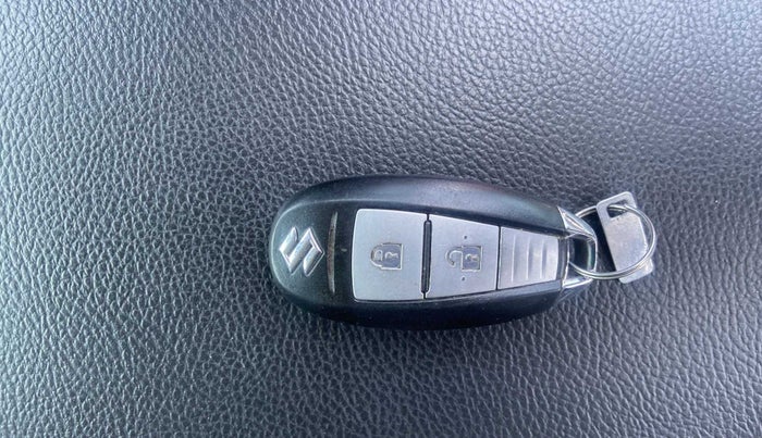 2016 Maruti Baleno ZETA PETROL 1.2, Petrol, Manual, 60,614 km, Key Close Up
