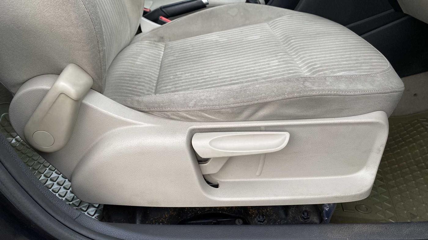 2013 Volkswagen Polo HIGHLINE1.2L, Petrol, Manual, 1,05,442 km, Driver Side Adjustment Panel