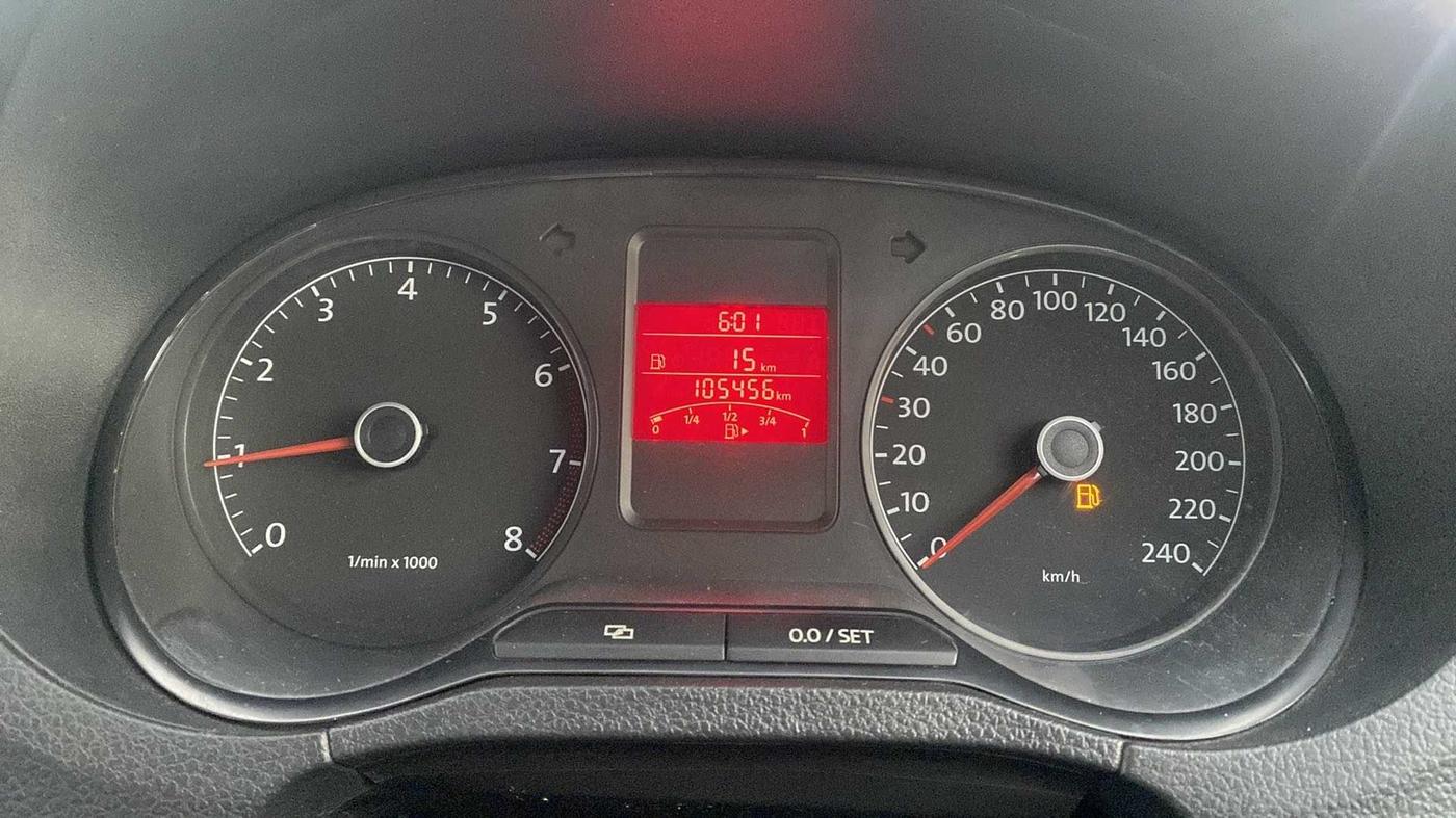 2013 Volkswagen Polo HIGHLINE1.2L, Petrol, Manual, 1,05,442 km, Odometer Image