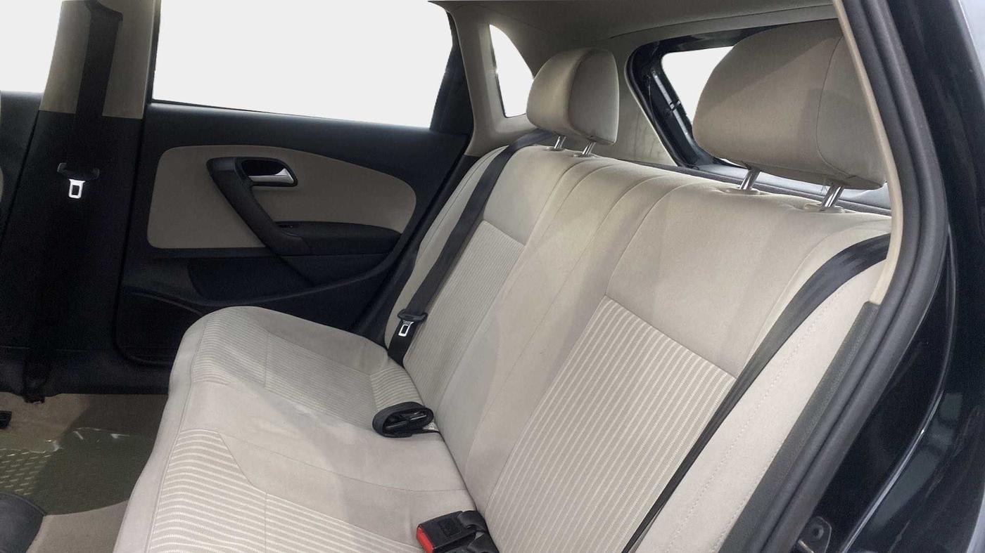 2013 Volkswagen Polo HIGHLINE1.2L, Petrol, Manual, 1,05,442 km, Right Side Rear Door Cabin
